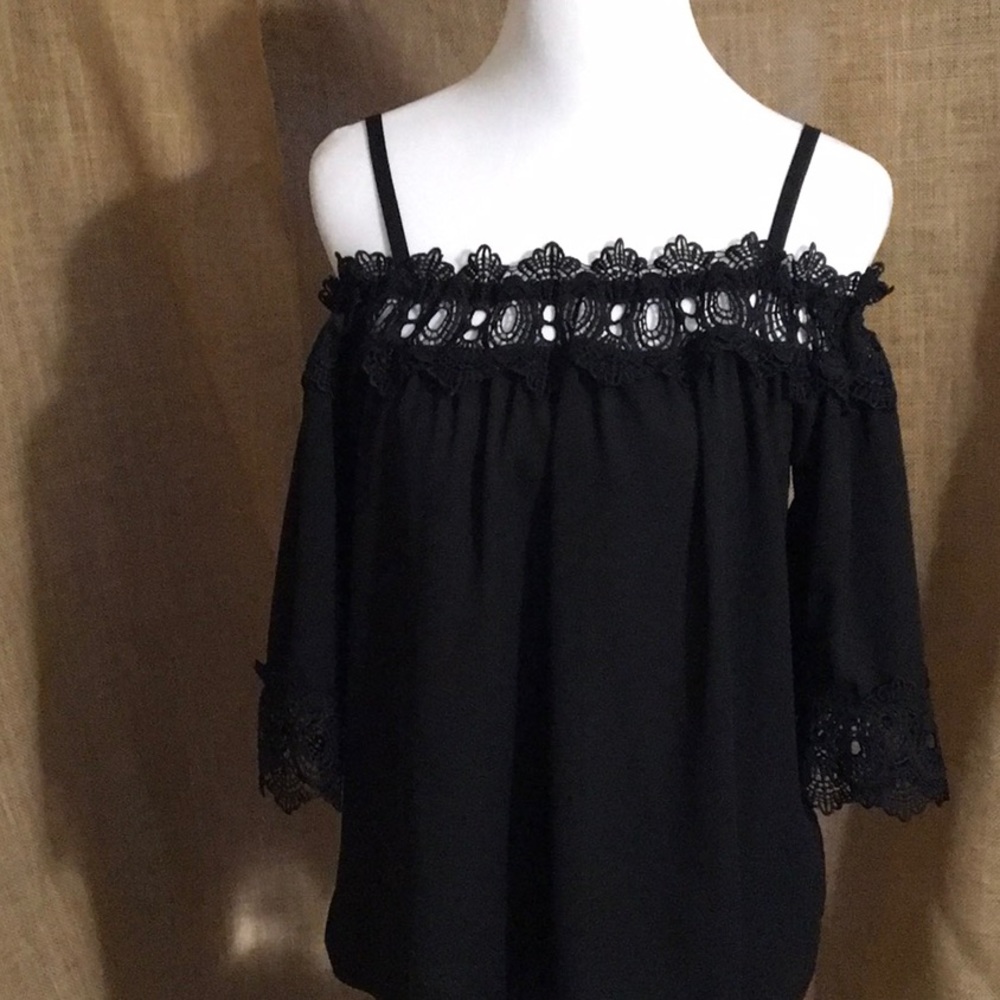 Sassy peasant top